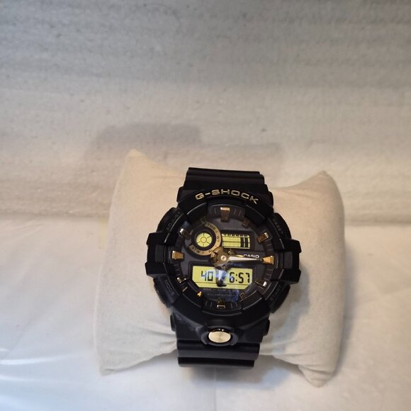 Casio G Shock Digital and Analog nearly new - Picture 2 of 11